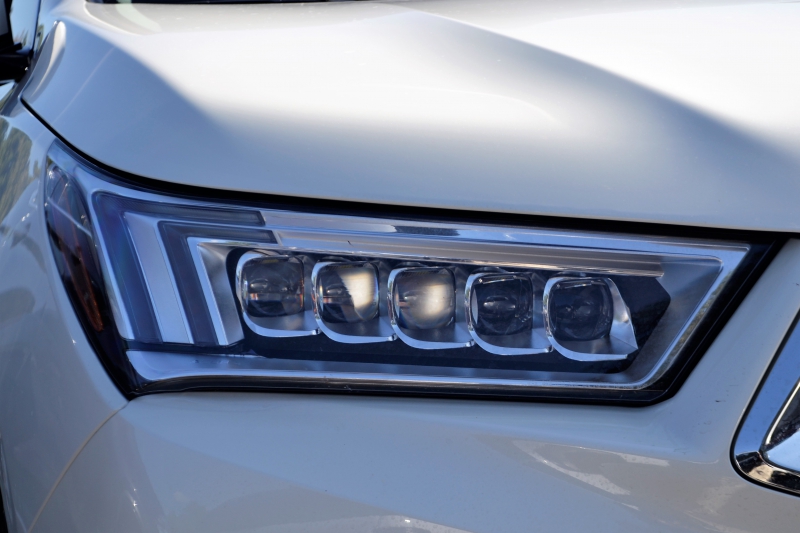 moto-HYERES-min_acura-headlamp-2834131